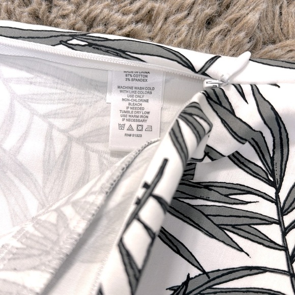 1. State High-Waist Shorts - Picture 10 of 10